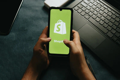 Shopify制作でビジネスを成功に導く！具体的な導入事例をご紹介のアイキャッチ